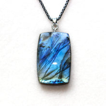 Load image into Gallery viewer, Extraordinary 71 Ct. Natural Flashy Labradorite Pendant Necklace