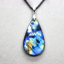 Load image into Gallery viewer, Gorgeous 61 Ct. Natural Labradorite Pendant Necklace