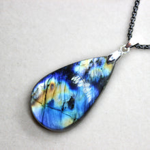 Load image into Gallery viewer, Gorgeous 61 Ct. Natural Labradorite Pendant Necklace