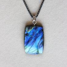 Load image into Gallery viewer, Extraordinary 71 Ct. Natural Flashy Labradorite Pendant Necklace