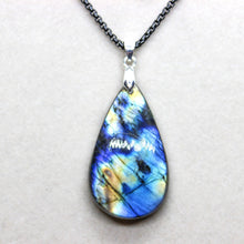 Load image into Gallery viewer, Gorgeous 61 Ct. Natural Labradorite Pendant Necklace