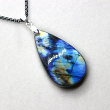 Load image into Gallery viewer, Gorgeous 61 Ct. Natural Labradorite Pendant Necklace