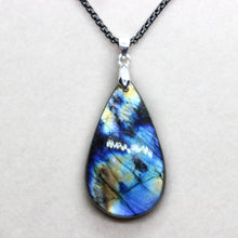 Load image into Gallery viewer, Gorgeous 61 Ct. Natural Labradorite Pendant Necklace