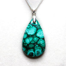 Load image into Gallery viewer, Absolutely Stunning 49 Ct. Malachite Gemstone Necklace