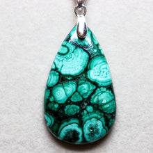 Load image into Gallery viewer, Absolutely Stunning 49 Ct. Malachite Gemstone Necklace