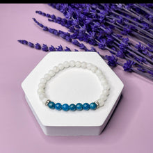Load image into Gallery viewer, Inspiration & Intuition - Apatite & Moonstone 6mm Bead Bracelet