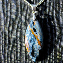 Load image into Gallery viewer, Absolutely Gorgeous AAA Quality 18 Ct. Pietersite Stone Necklace
