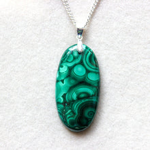 Load image into Gallery viewer, Beautiful 44 Ct. Malachite Gemstone Necklace
