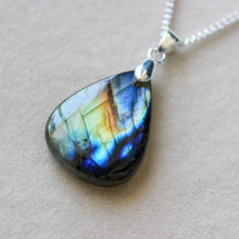 Load image into Gallery viewer, Amazing 23 Ct. Natural Labradorite Pear Shape Gemstone Necklace
