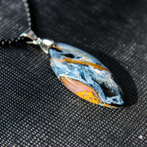 Absolutely Gorgeous AAA Quality 18 Ct. Pietersite Stone Necklace