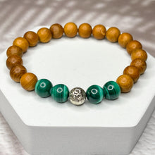 Load image into Gallery viewer, Men&#39;s Om 8mm Bead Bracelet - Malachite &amp; Yew Wood
